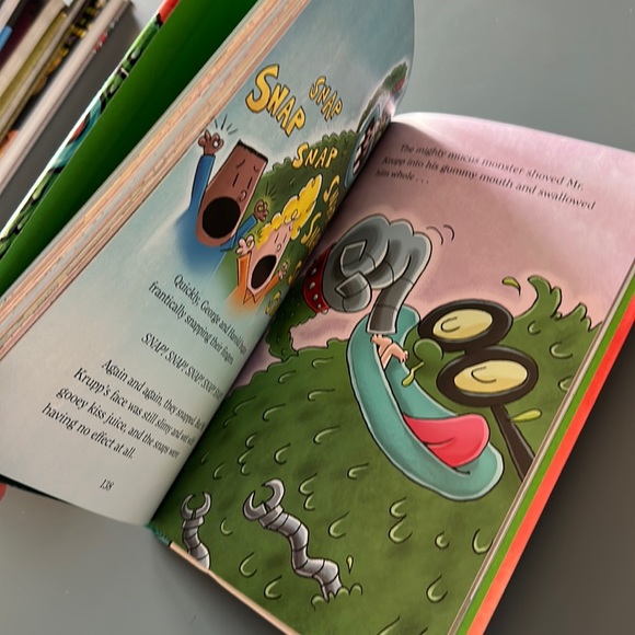 Captain Underpants and the big, bad, battle - Picture 2 of 4